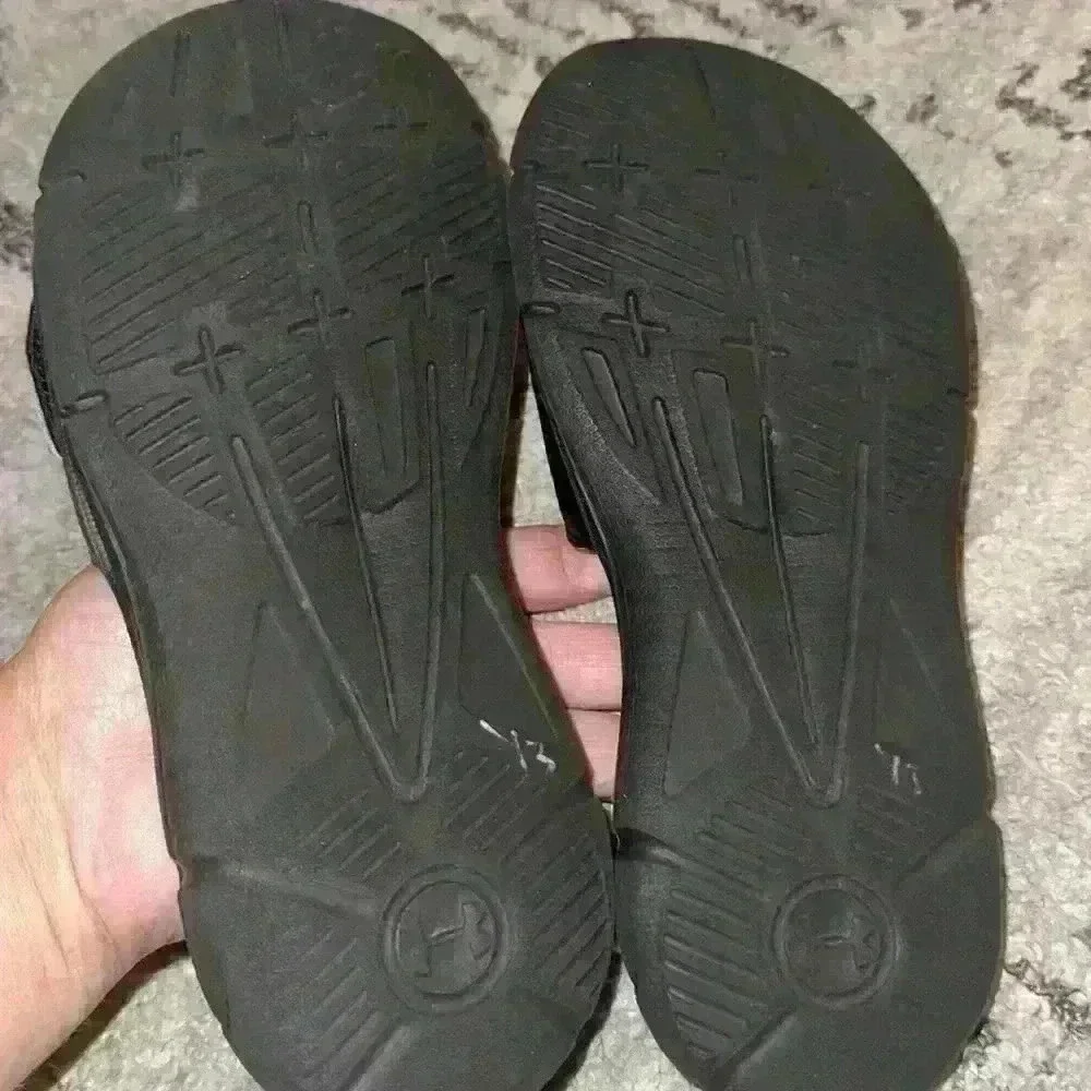 Under Armour Ignite Vi Sl Slide Sandal Black‎ White 4D Foam Size 3Y